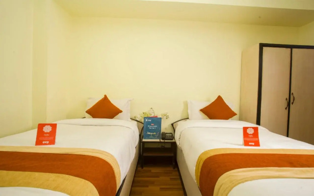 OYO 156 Hotel Sweet Town