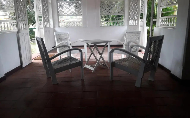 colonial bungalow