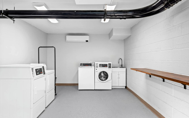 HomeTowne Studios by Red Roof & Conference Center Cortland