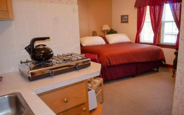 Crandell Mountain Lodge