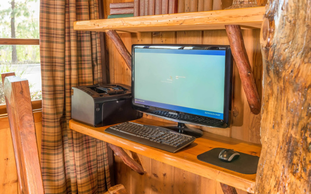 Ayres Lodge Alpine