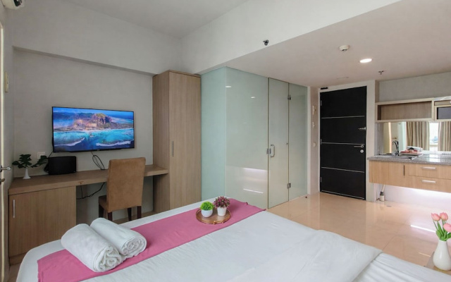 Cozy Living Studio At The Square Surabaya Apartment