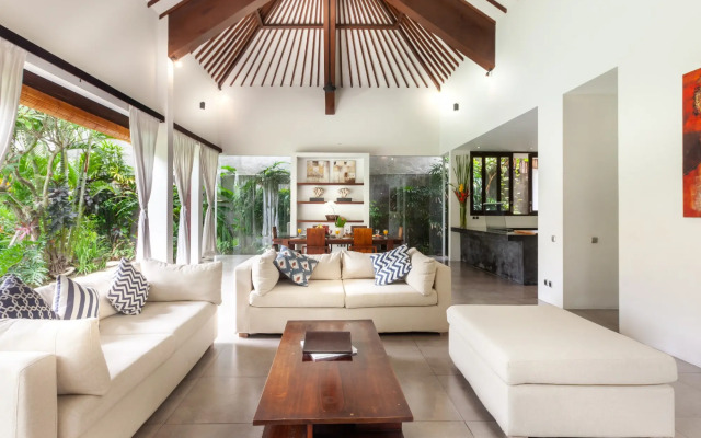 2BR Villa Alice Dua in Seminyak