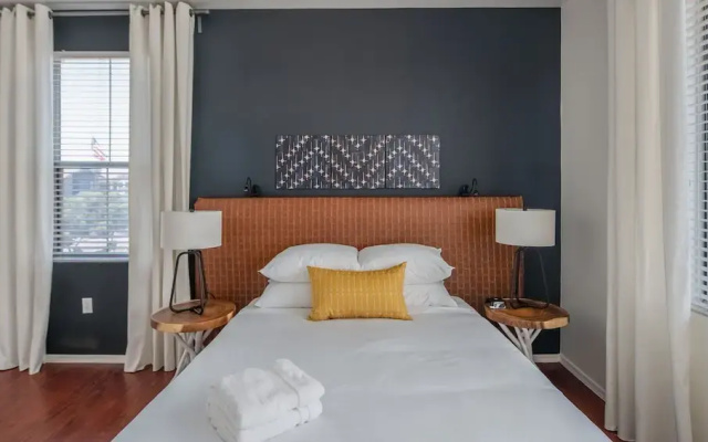 Stylish Phoenix Apartment by WanderJaunt