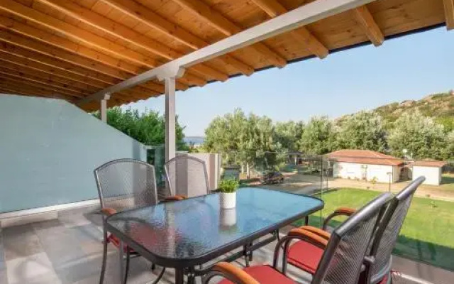 Camping Linaraki Apartments & Bungalows