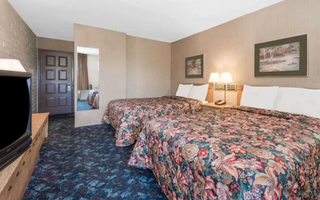 Knights Inn Dayton North Airport