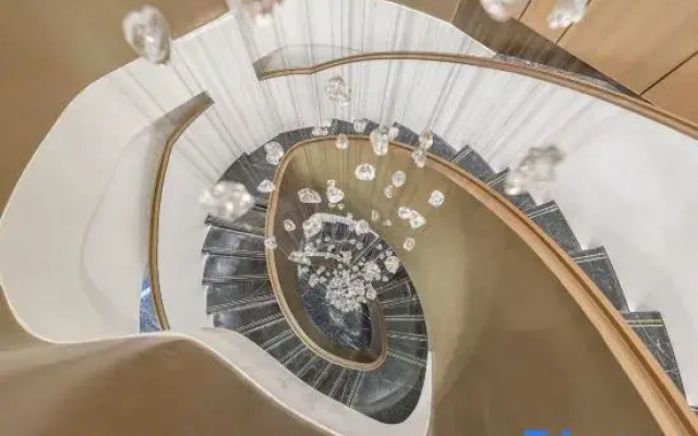 Atour Hotel (Shanghai Lingang New Town)