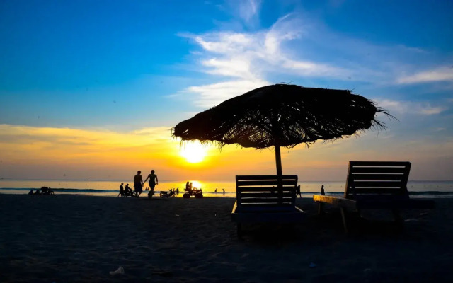 Ocean Blue Ngwe Saung Beach Hotel