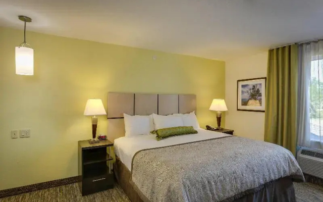 Candlewood Suites College Station at University