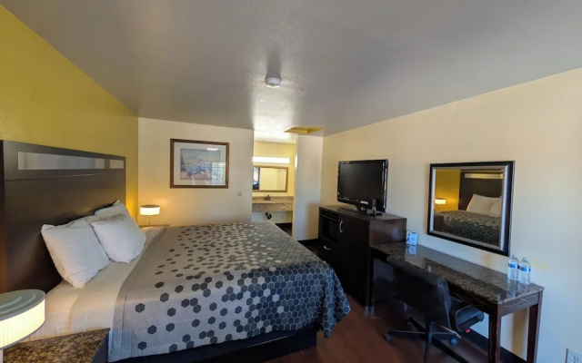 Crossroads Inn - Downtown Sacramento