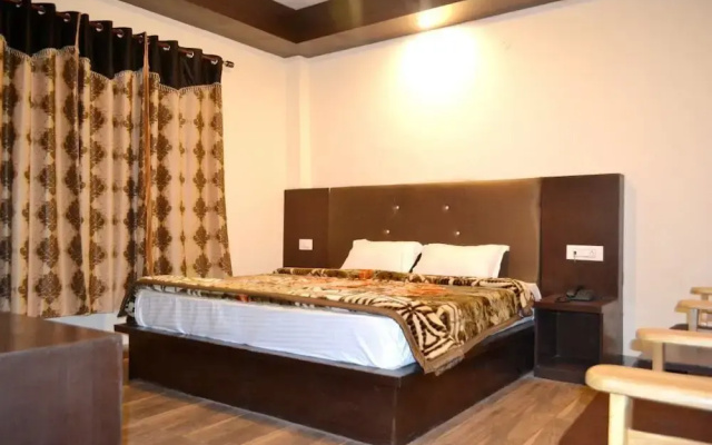 Hotel Tridev Manali
