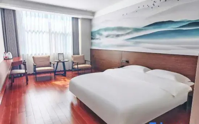 Herun Traditional Chinese Medicine Health Theme Hotel