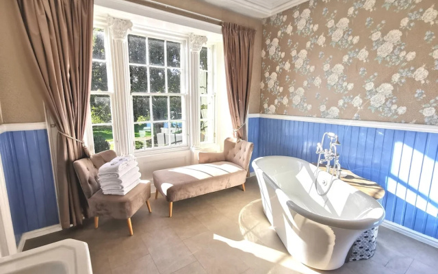 Lunan House