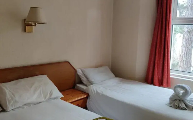 Inglewood Palm Hotel