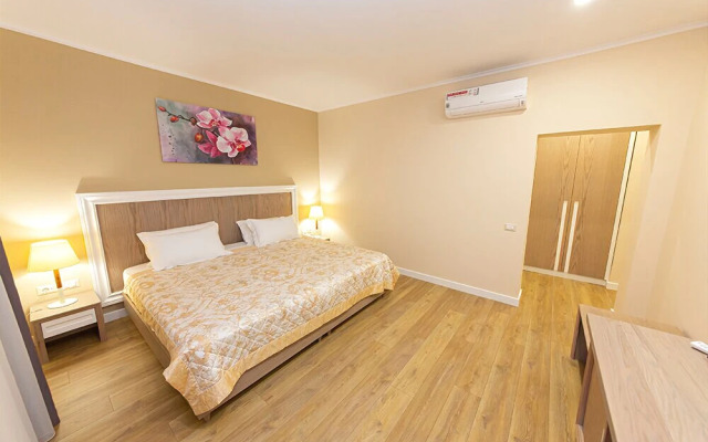 F&m Hotel