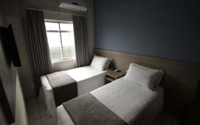 Kennedy Slim Hotel