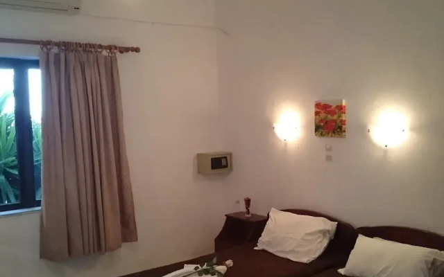 Spacious Apartment in Plataanias with Swimming Pool