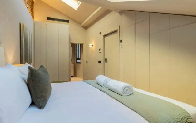 w Cozy Penthouse at Palacio Real