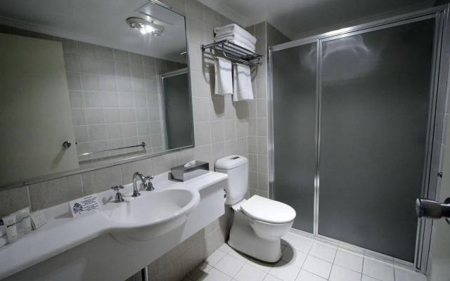 Carlyle Suites & Apartments