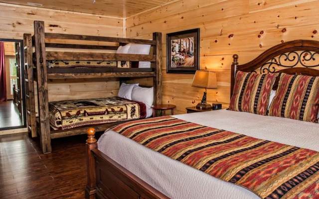 Sycamore Mansion - FourteenBedroom Cabin