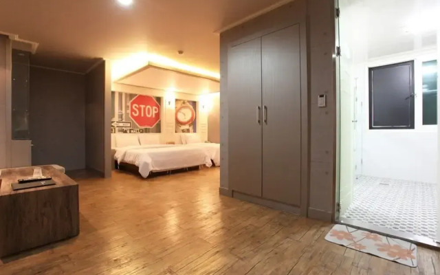 Cheonan El Hotel