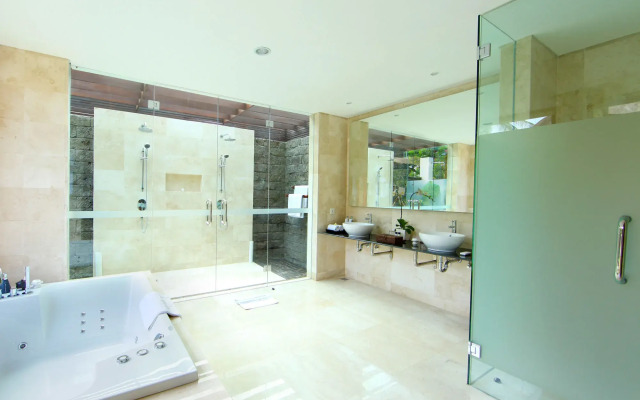 Legian Beach Villas