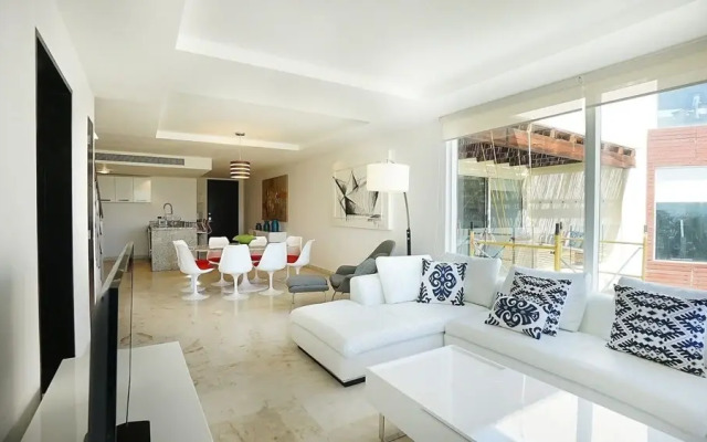 Elements Penthouse 7 3 Bedroom Condo by RedAwning