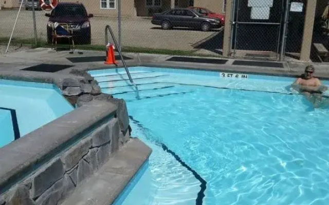 Symes Hot Springs Hotel