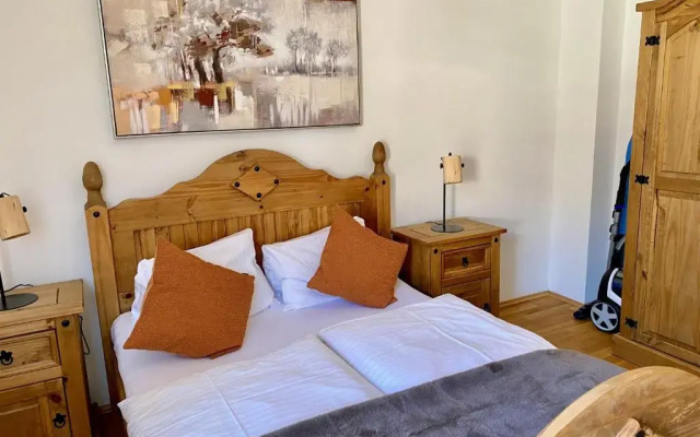 Manuela 11 by SMR Luxury Apartments