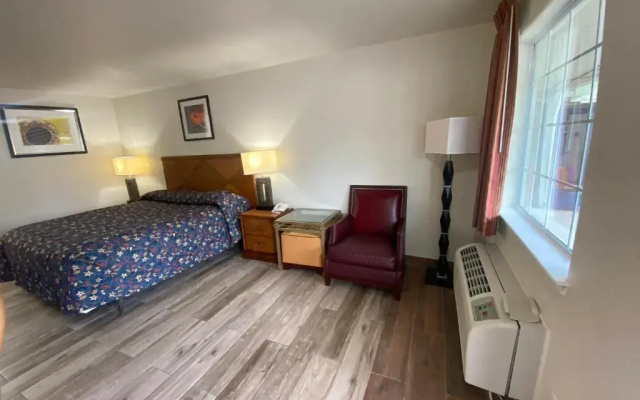 Cedar Creek Inn