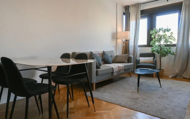 M Sil27 Bonito Apartamento de dos Dormitorios a