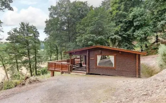 Penllwyn Lodges