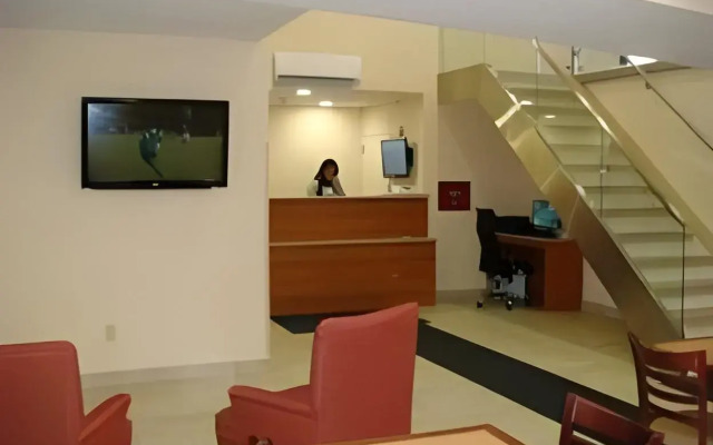 Corona Hotel