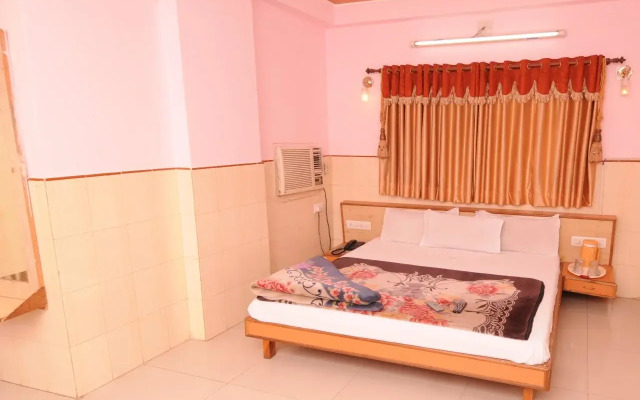 Capital O 10749 Hotel Neelkanth Bliss