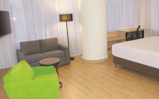 La Quinta by Wyndham Medellin