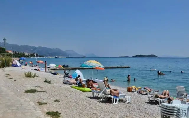 Rosa - 30m From Beach - A1