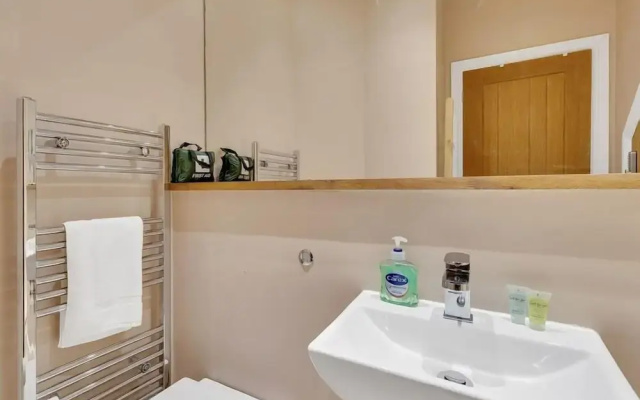 Bantham Mews by Pureserviced 1 Bedroom Luxury Mews