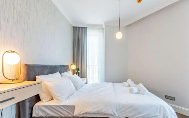 Stylish Flat Near Trendy Attractions in Beyoglu