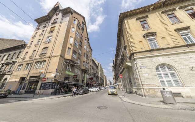 Апартаменты Lovage Apartment вид на фасад
