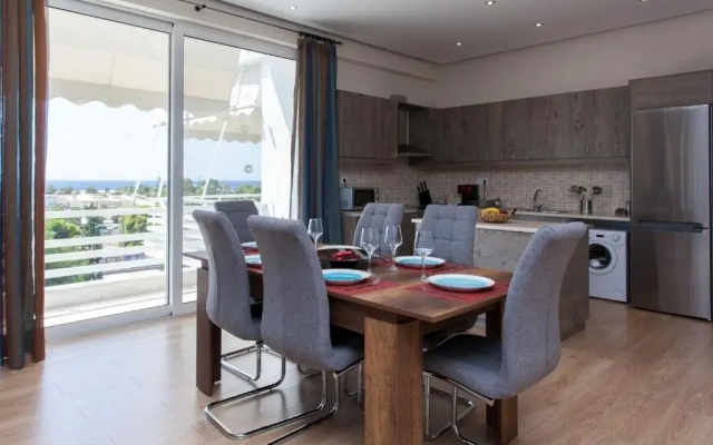 Luxurious 3-bdrm Seaside Retreat in Glyfada Fully Renovated