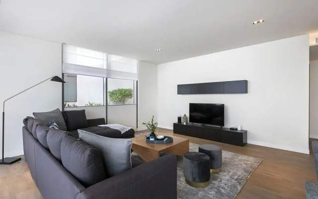 Driven Holiday Homes - City Walk 11B