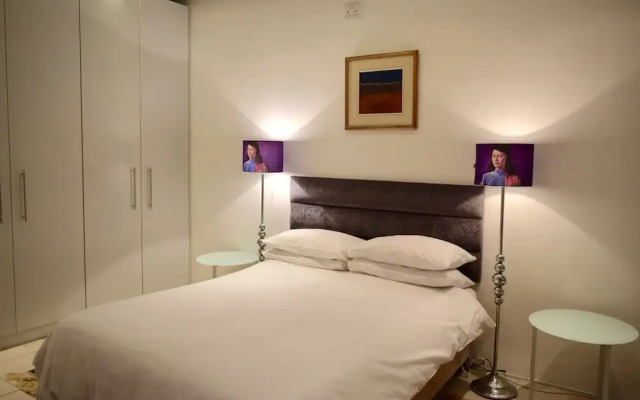 Modern 3 Bedroom Apartment in Central Cape Town
