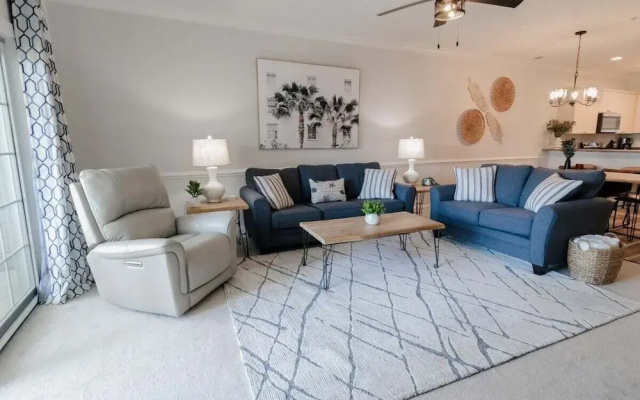 Magnolia Pointe Luster Leaf 4894-303