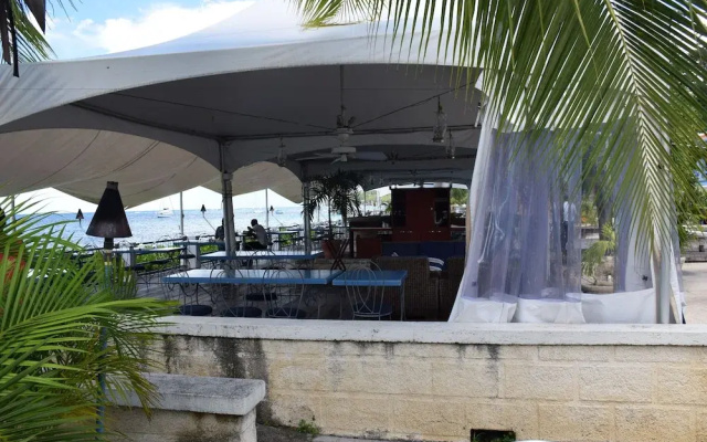 Golden View Hotel Resort