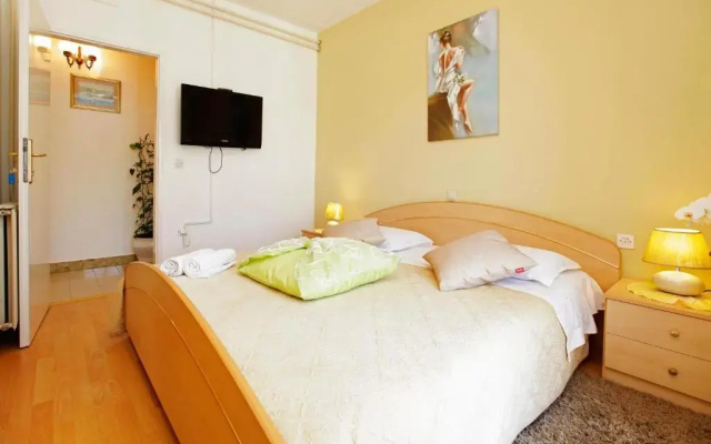 Sunshine Apartment Doda