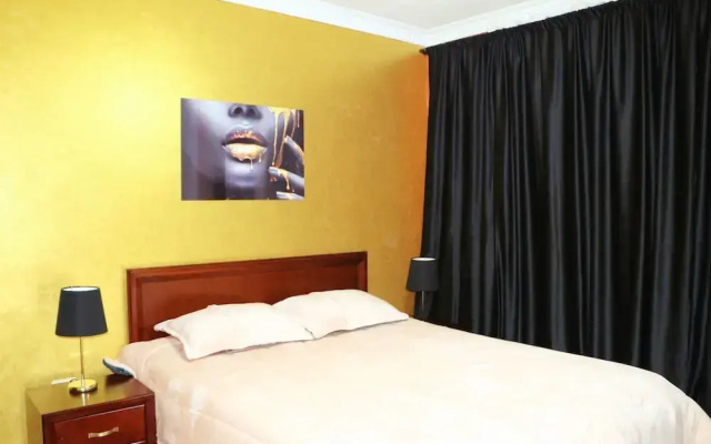 Golden Charming 3-bed Apartment in Cairo