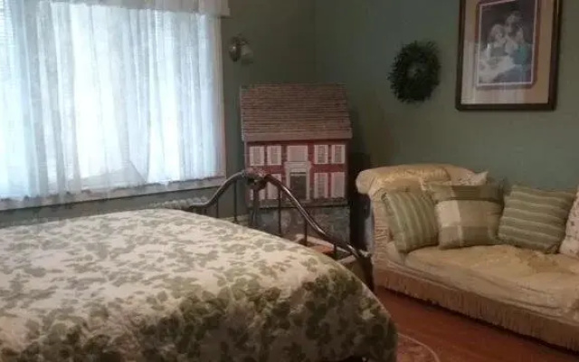 Hanover House Bed and Breakfast