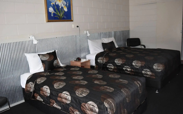 Black Diamond Motel