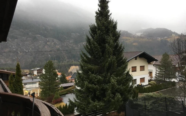 X-Alp Lodges