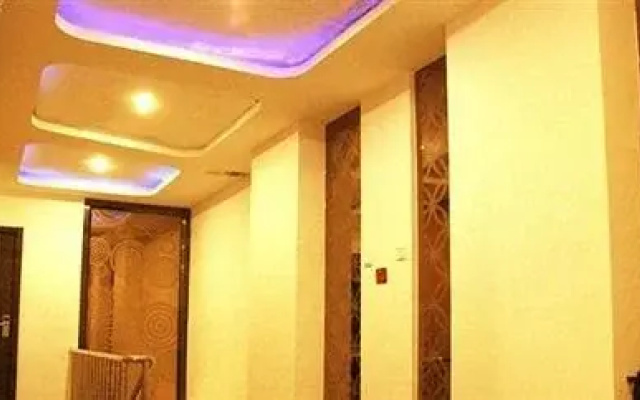 Dalian Jiujiu Fashion Hotel